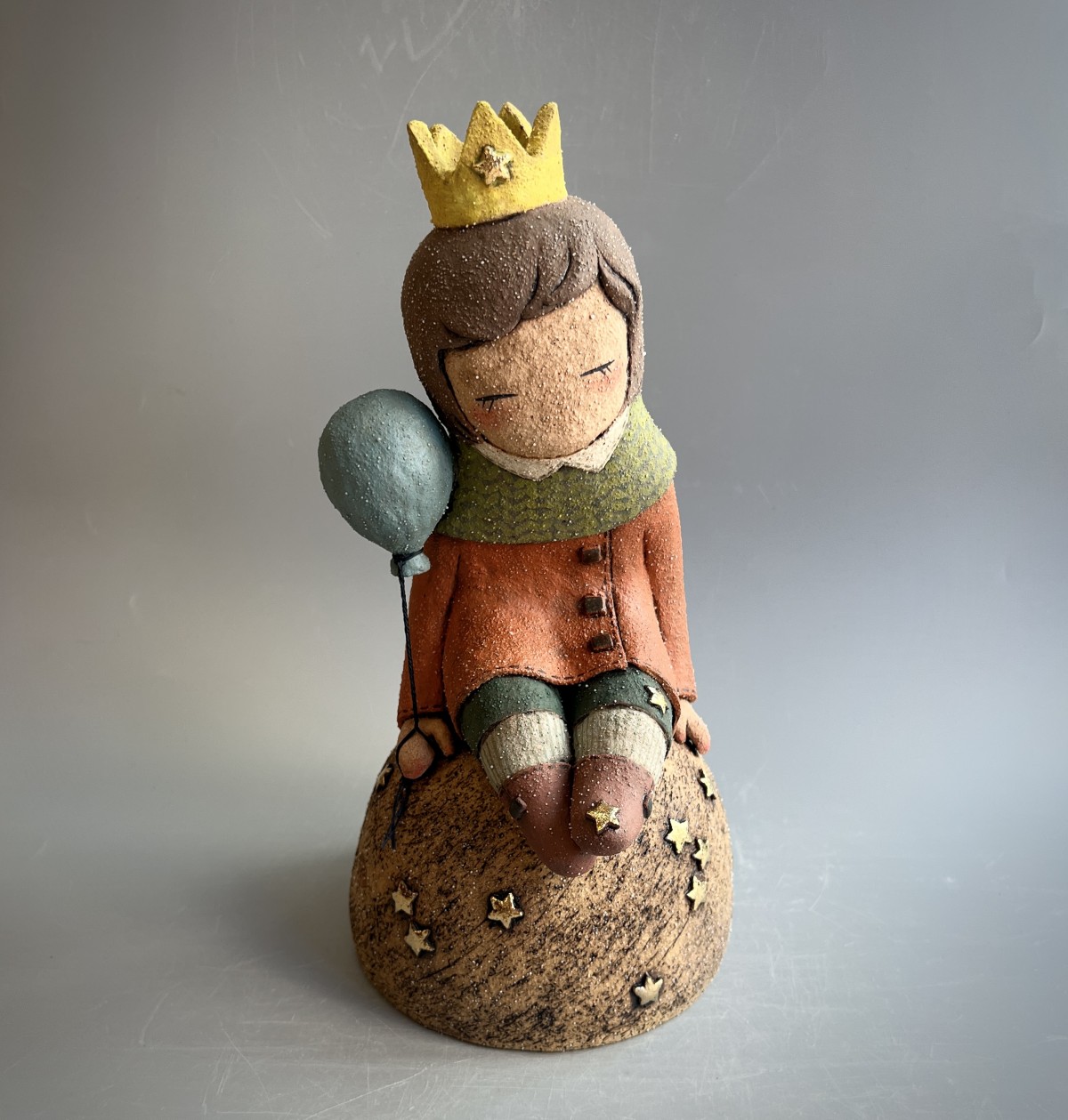 Kim Jee Suk
Who Poured Out All These Stars?
: The Little Red Riding

2025
Molding clay, 1250°C, Oxidation
12.5x5.9x7inch