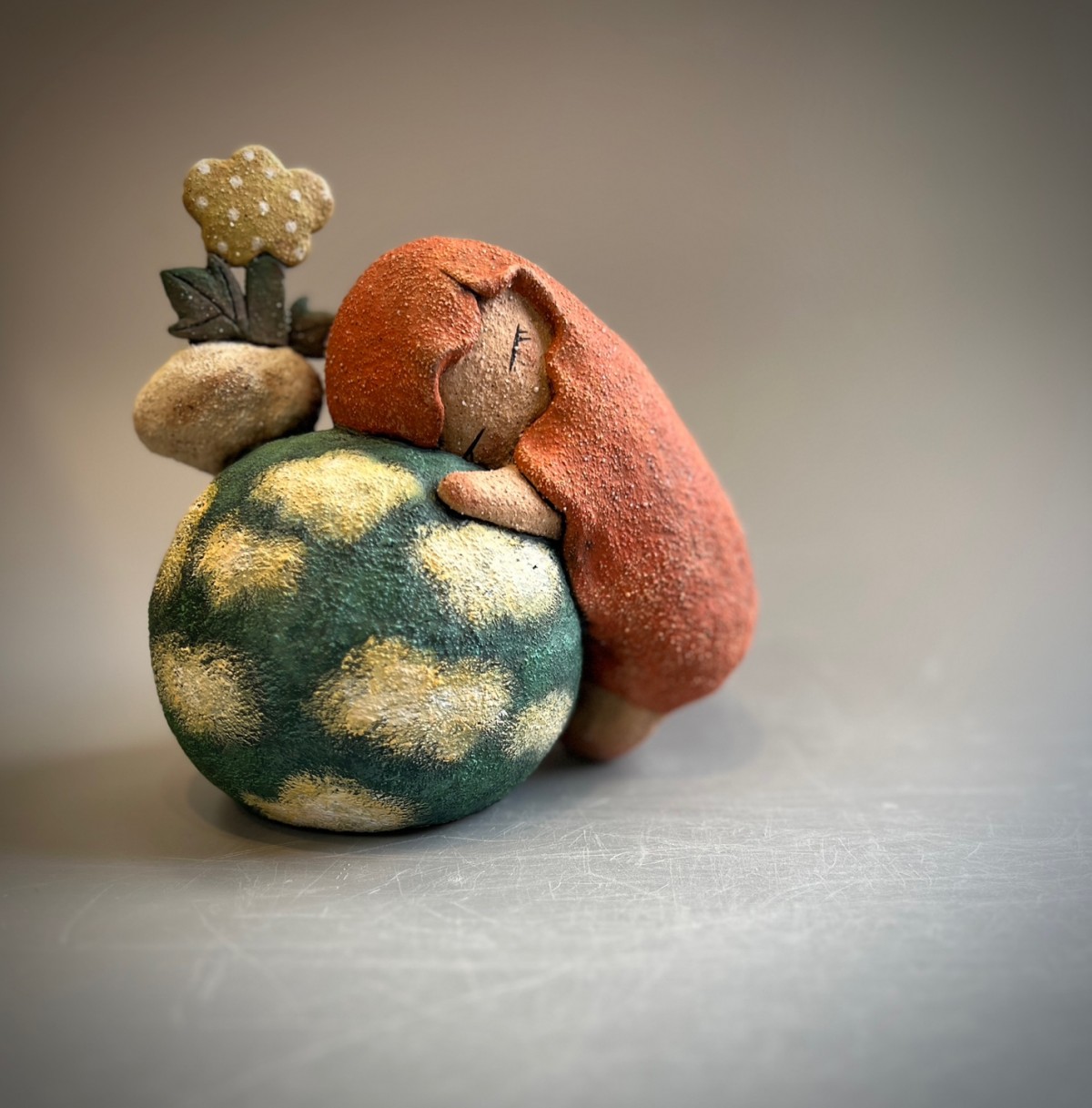 Cloud flower girl
《Jeesuk Kim》

Molding clay, 1250℃, Oxidation
17.0x12.0x17.0cm
2024