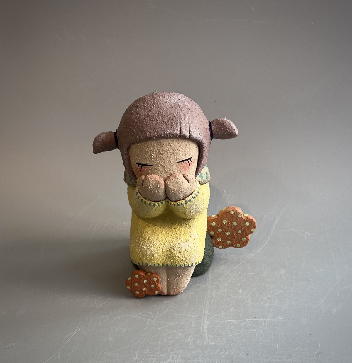 연보라빛 소녀
《김지숙》

조형토, 1250도, 산화소성
12.0x8.0x15.0cm
2025