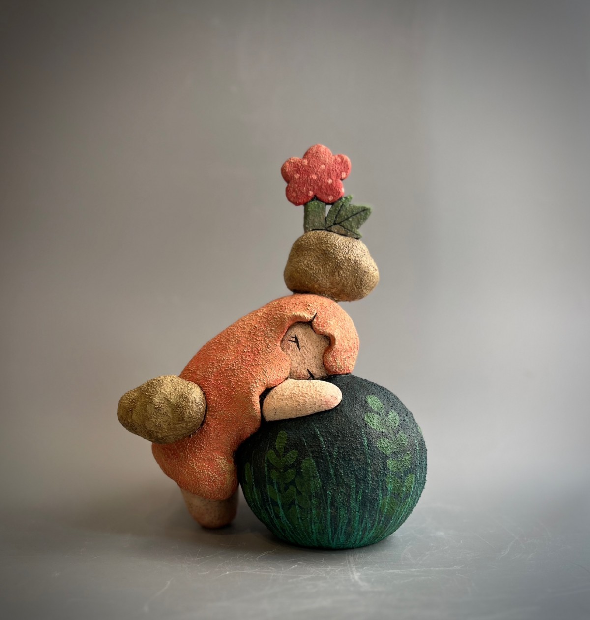 Green star girl
《Jeesuk Kim》

Molding clay, 1250℃, Oxidation
17.0x12.0x17.0cm
2024