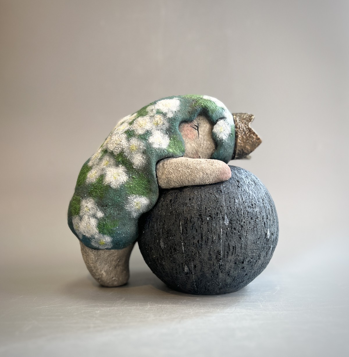 The Dreaming Girl 《Hawthorn Blossoms》

Molding clay, 1250°C, Oxidation
24.0x17.0x22.0cm
2024