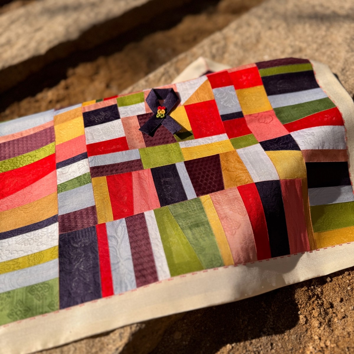 Reproduction Wrapping Cloth of Cultural Artifact
Gapsa (Silk Organza), Silk Thread
50x50cm

 《Hyehyeon Hwang Ji-eun》